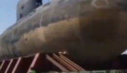 Avvistato Un Sottomarino di 72mt Nelle Strade di Iran(Video)