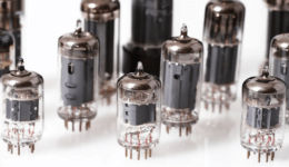 Gli elementi di base dei processori “Transistor” che cosa sono?